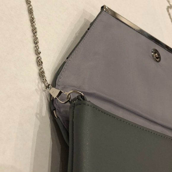 Gray clutch with detachable dainty silver chain - Picture 5 of 7